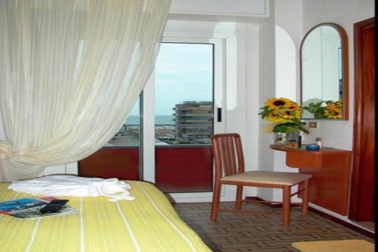 Hotel Alfredo'S 리미니 외부 사진